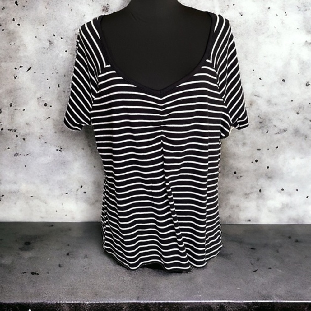 🫶🏻 a.n.a Ruched Bust Line Top - Picture 3 of 7